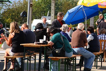 Musik. Fr�hschoppen beim 12. HTT