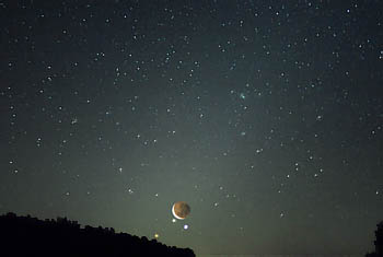 Zodiakallicht mit Mondsichel, Venus, Saturn und Regulus  &nbsp;&nbsp;&copy; Martin Gembec + Ralf Hofner